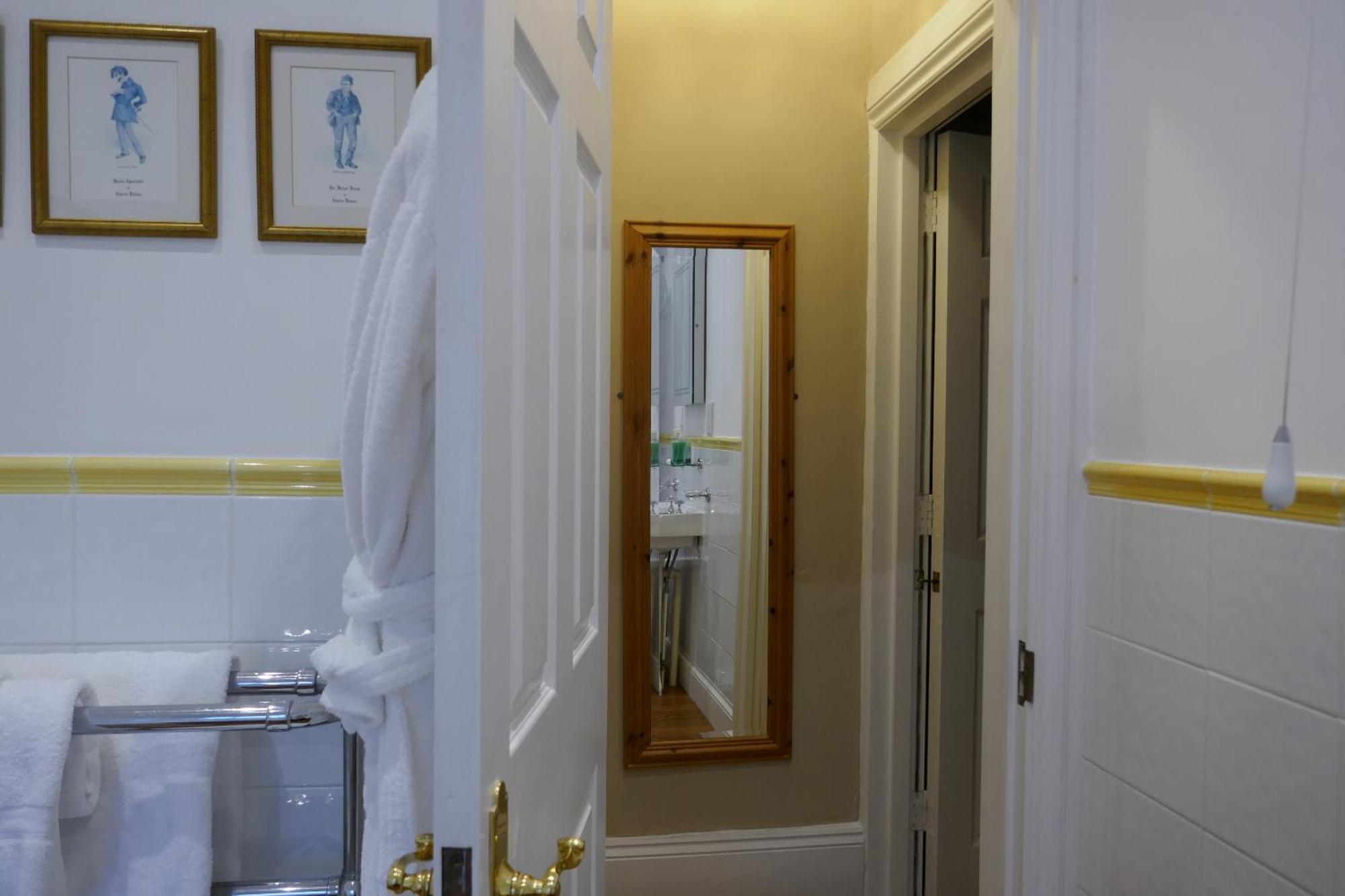 Отель Kerrington House Аксминстер Экстерьер фото