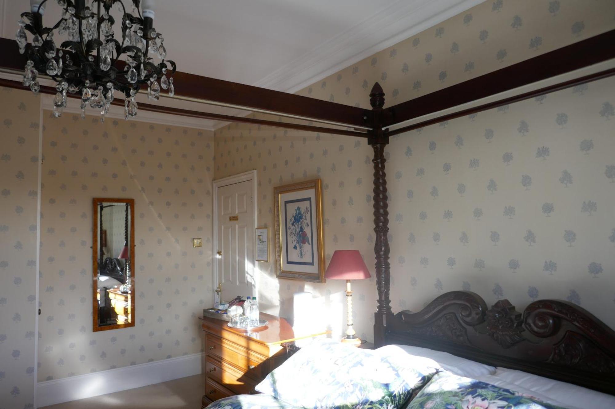 Отель Kerrington House Аксминстер Экстерьер фото